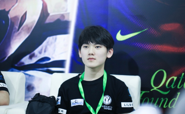 Bilibili Gaming 官方：由于个人家庭原因，教练BigWei将暂时离开比赛进行休息和调整